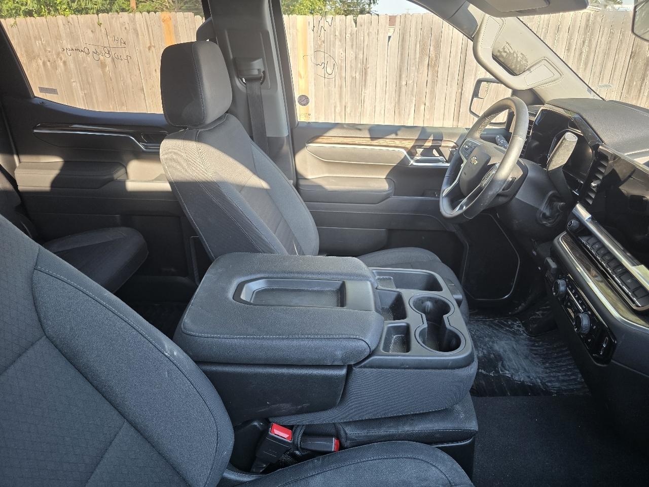 Chevrolet Silverado photo 14