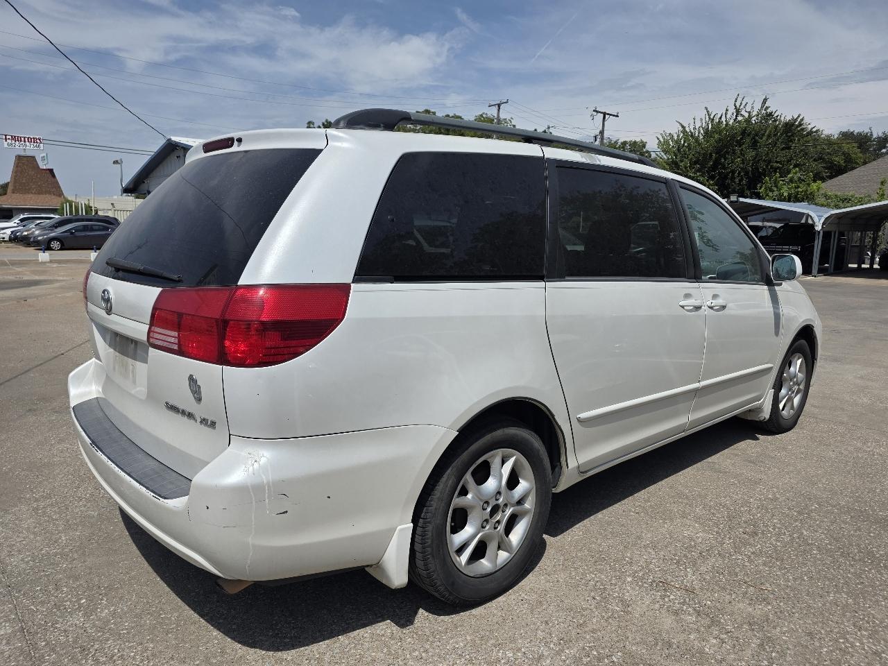 Toyota Sienna XLE 2004