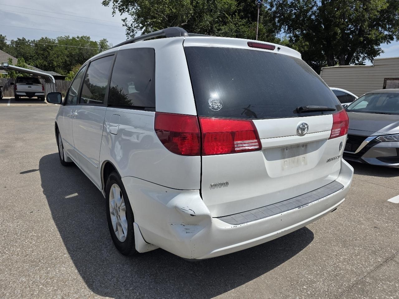 Toyota Sienna XLE 2004