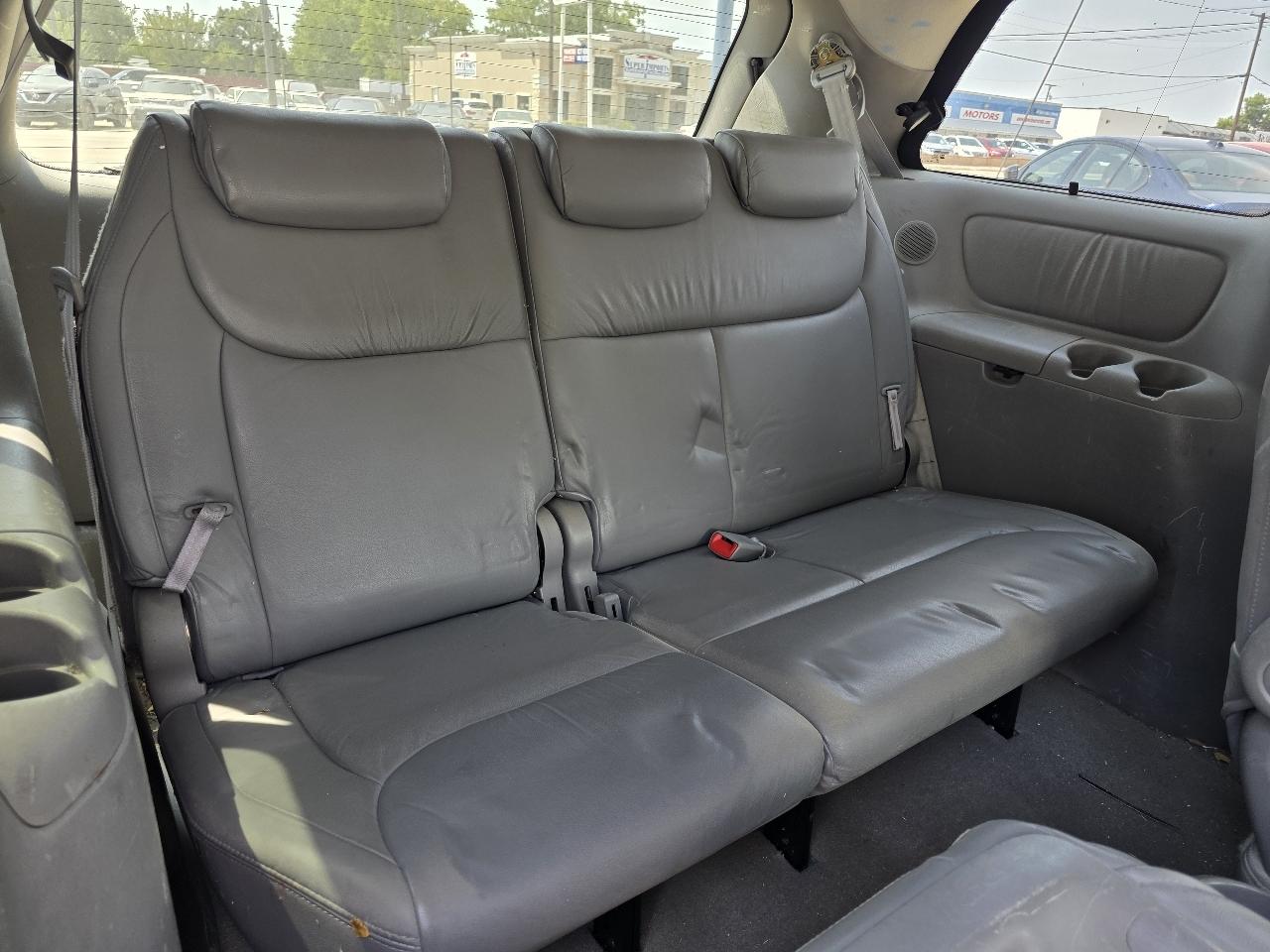 Toyota Sienna XLE 2004