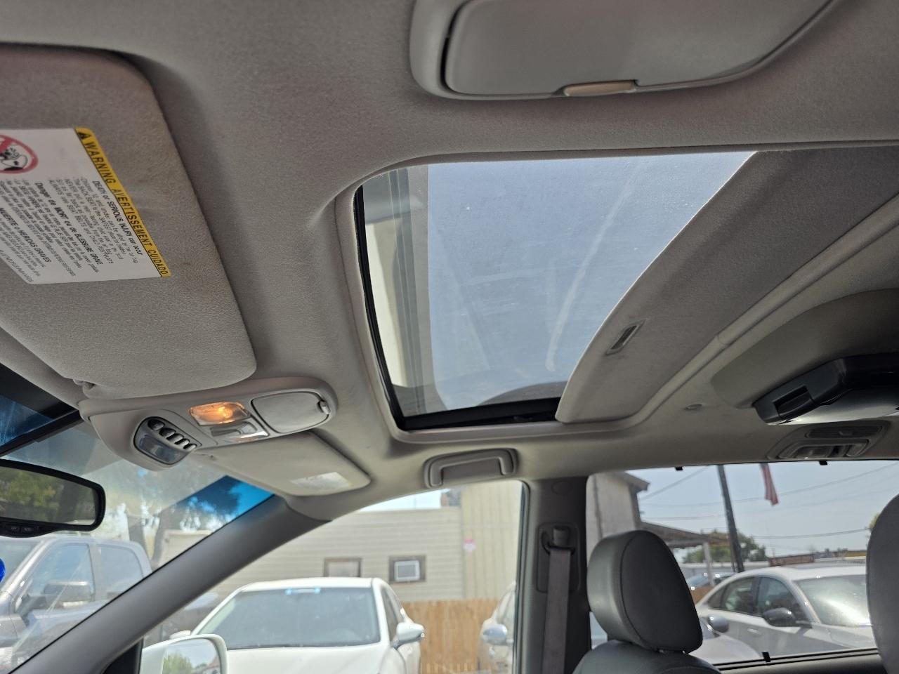 Toyota Sienna XLE 2004