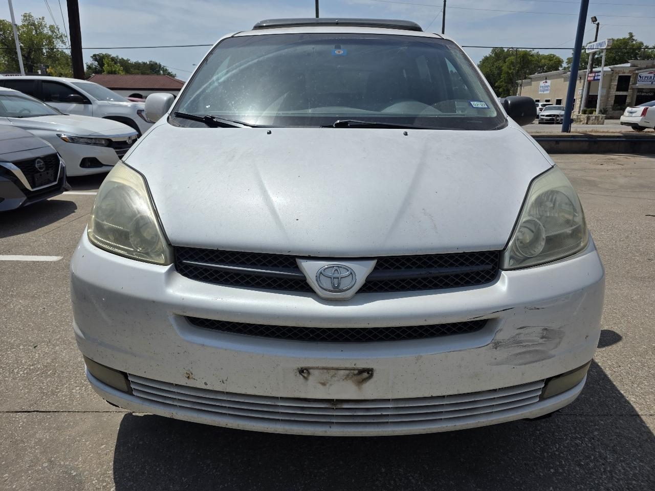 Toyota Sienna XLE 2004