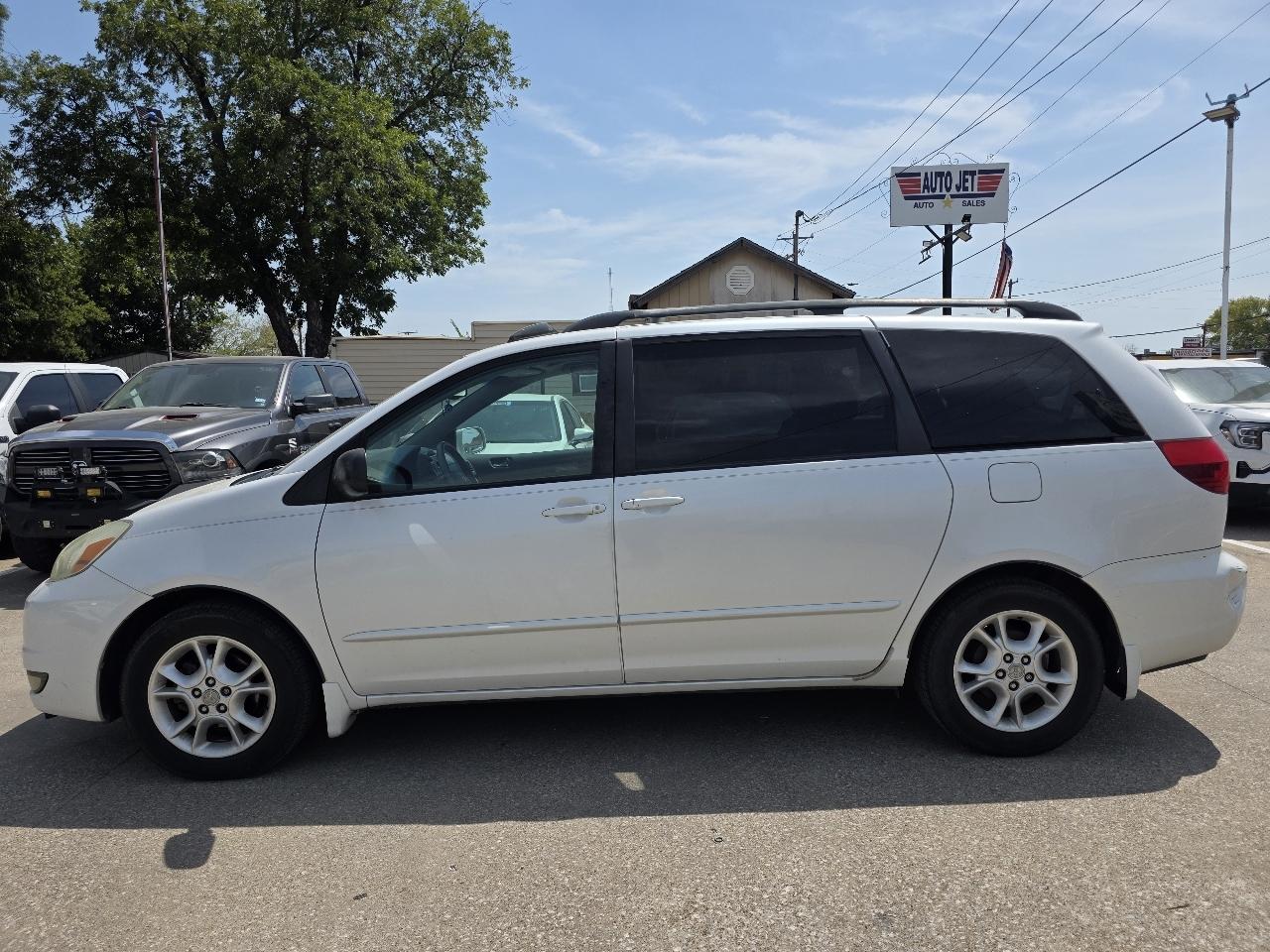 Toyota Sienna XLE 2004