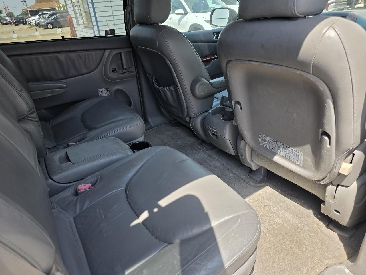 Toyota Sienna XLE 2004