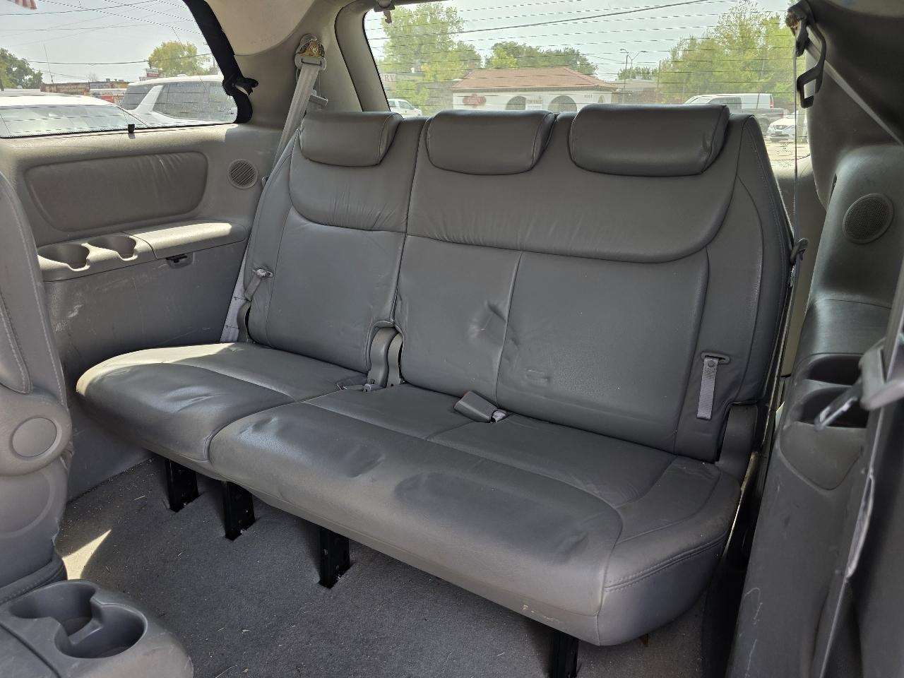 Toyota Sienna XLE 2004