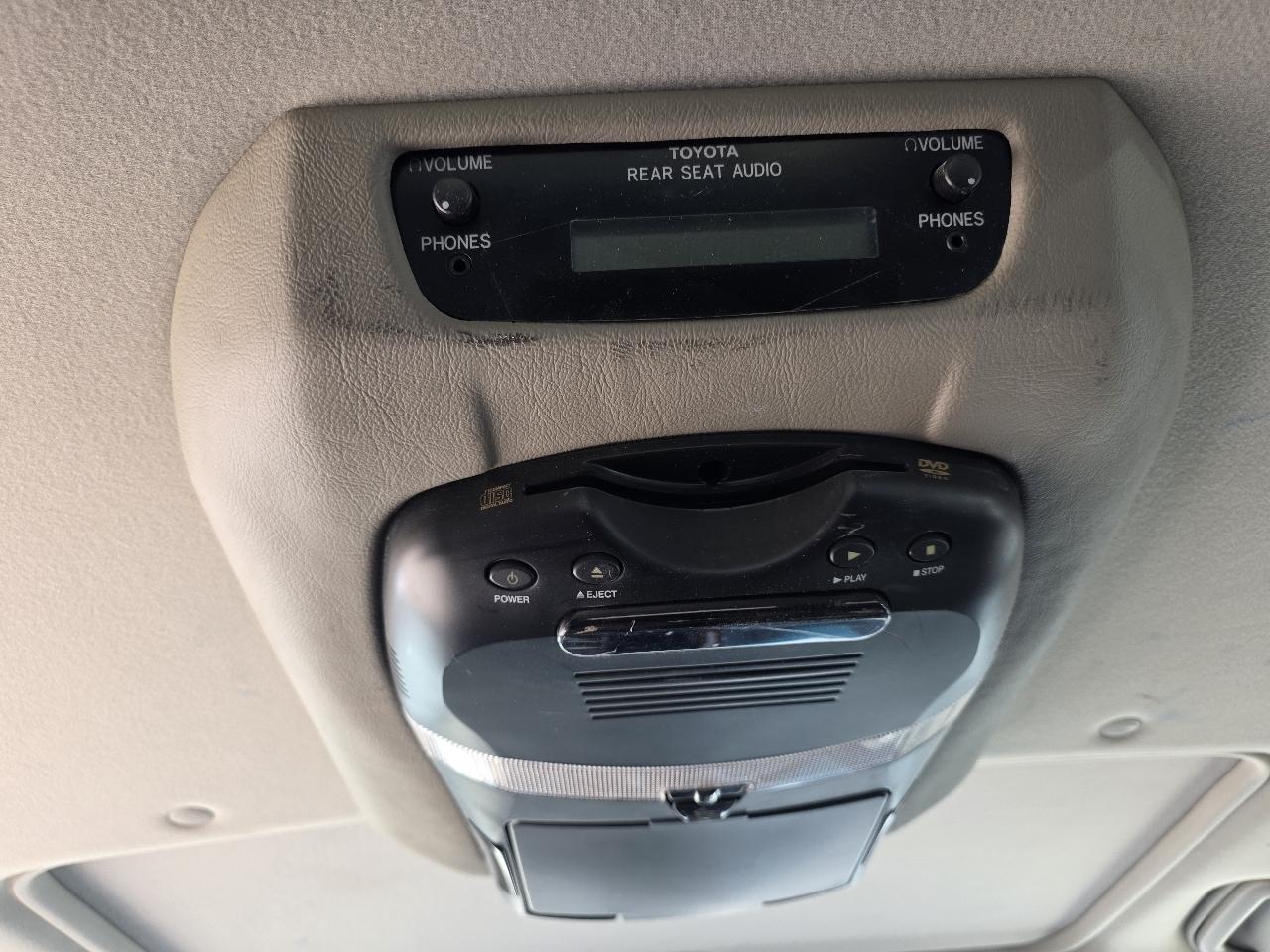 Toyota Sienna XLE 2004