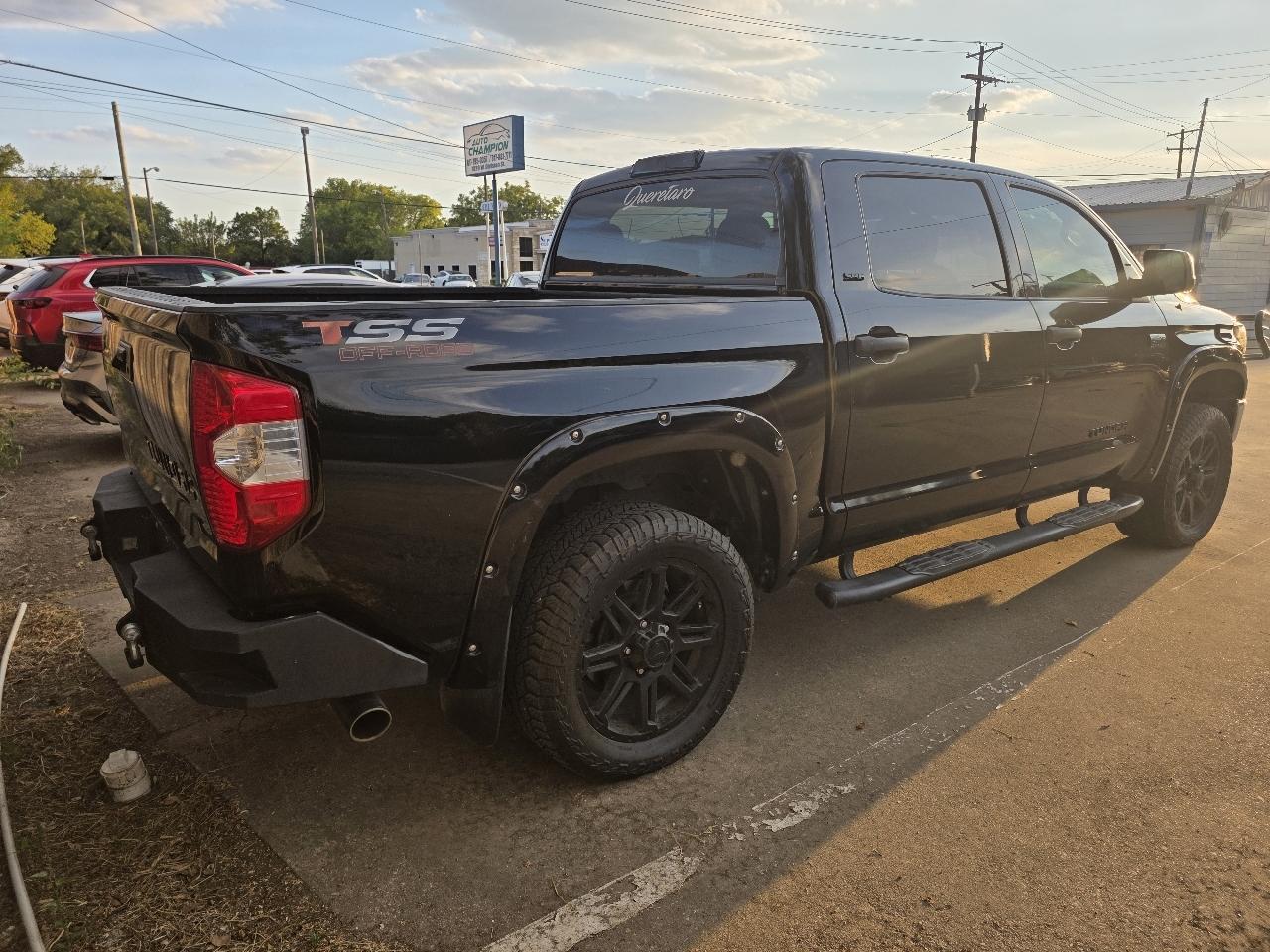 Toyota Tundra photo 8