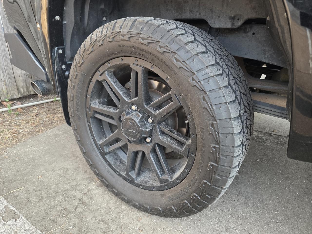 Toyota Tundra photo 12