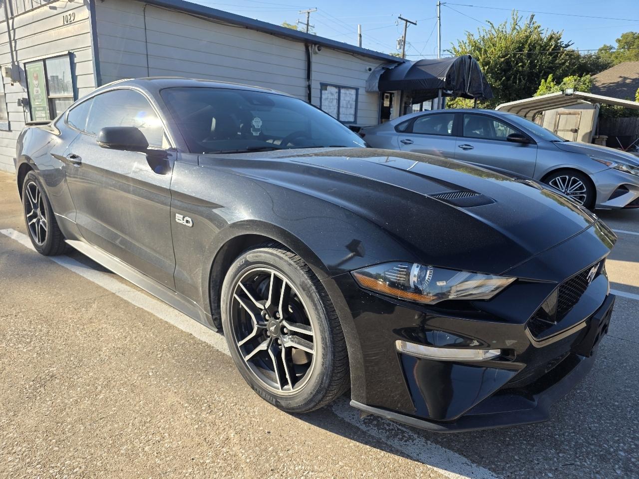 Ford Mustang photo 5