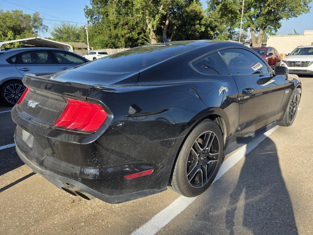 Ford Mustang photo 7