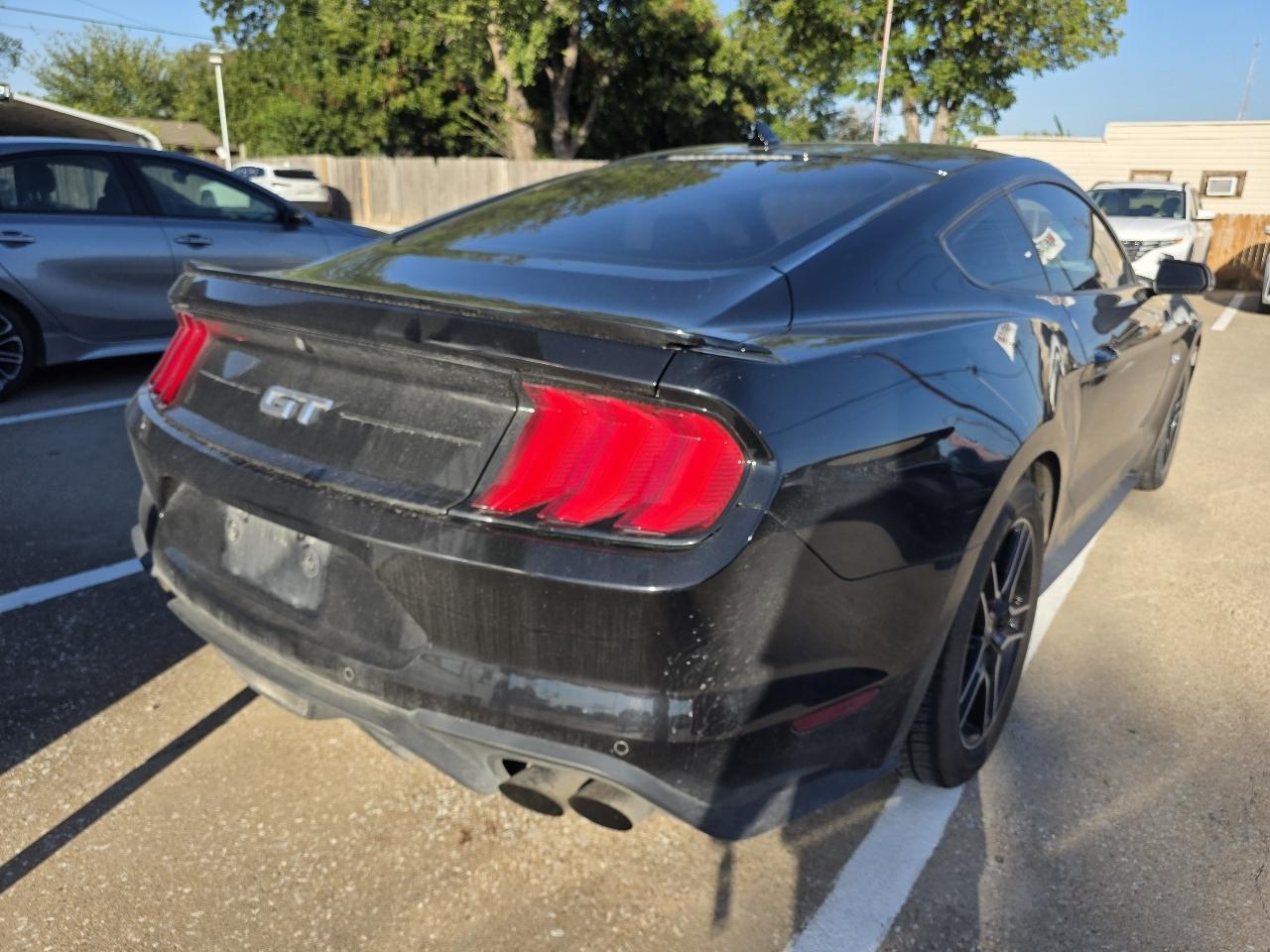 Ford Mustang photo 8