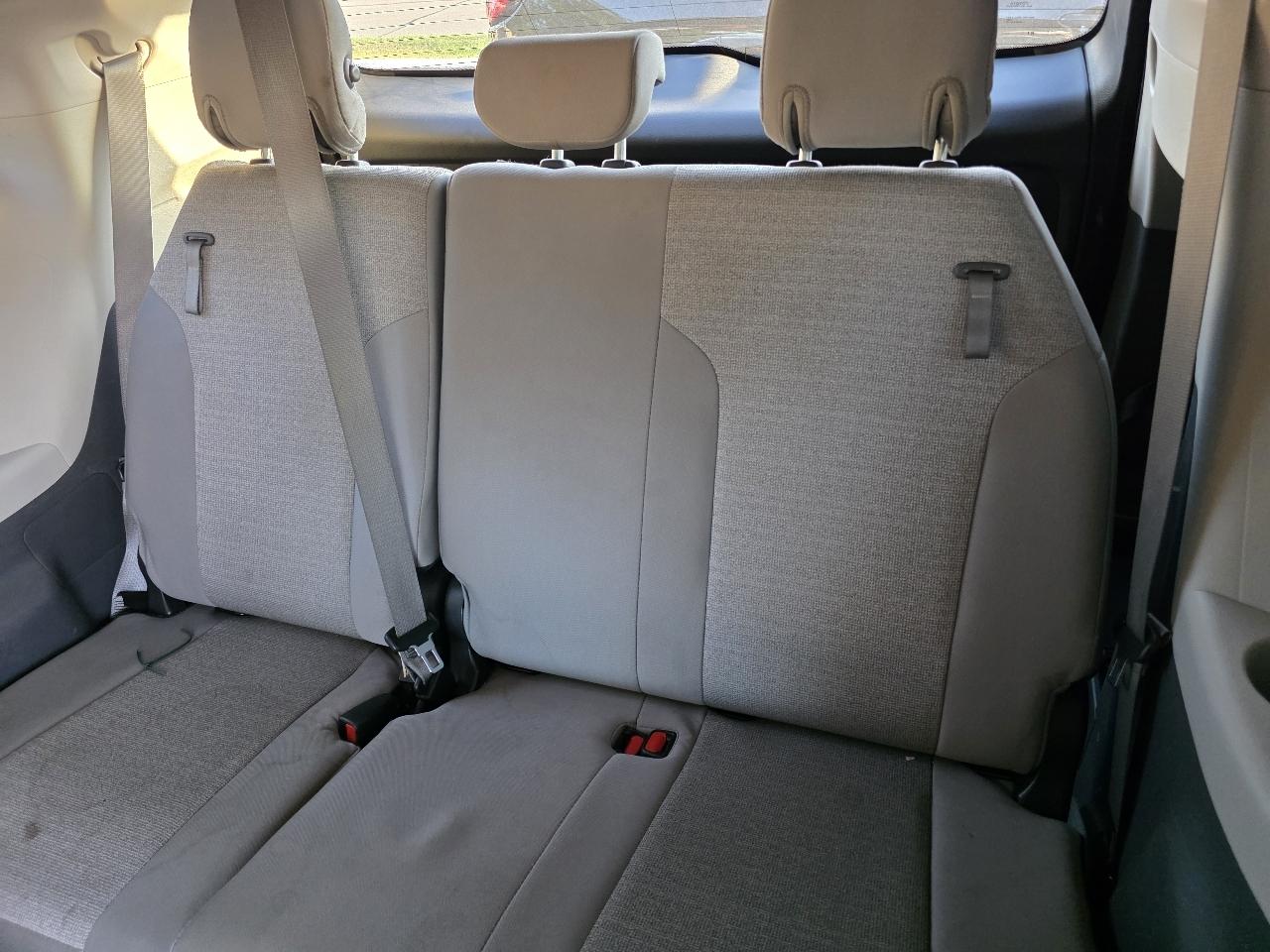 Toyota Sienna LE 8-Passenger 2024
