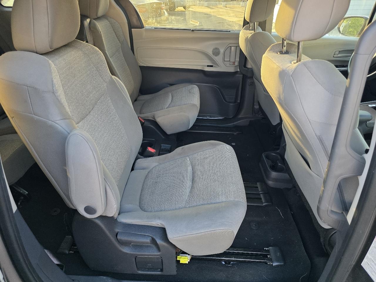 Toyota Sienna LE 8-Passenger 2024