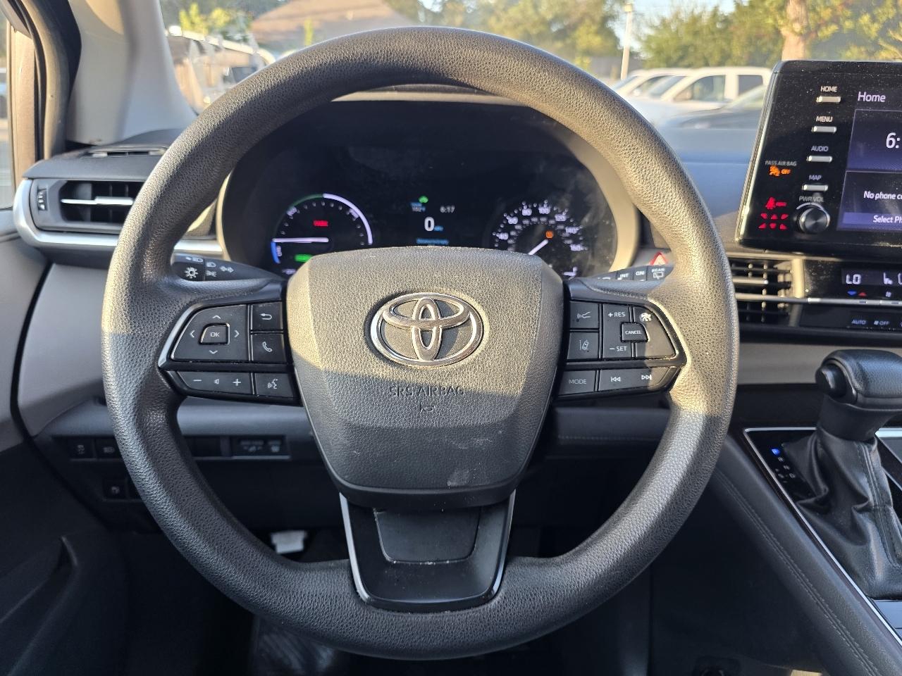 Toyota Sienna LE 8-Passenger 2024