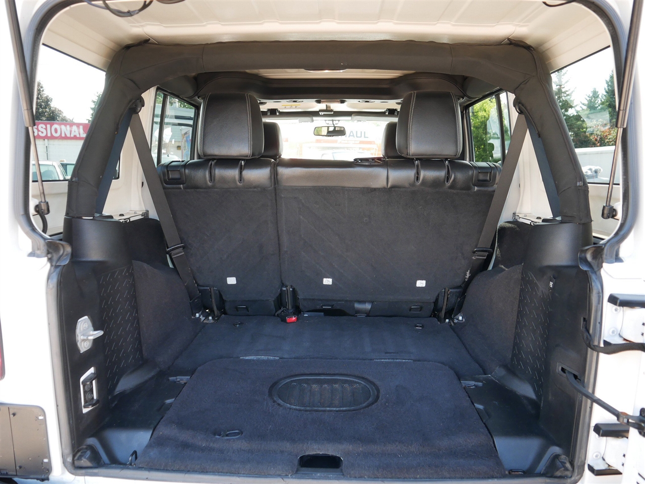 Jeep Wrangler Sahara Unlimited 2015 Jeep Wrangler Sahara Unlimited 2015
