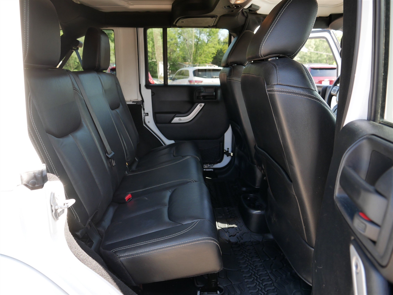 Jeep Wrangler Sahara Unlimited 2015 Jeep Wrangler Sahara Unlimited 2015
