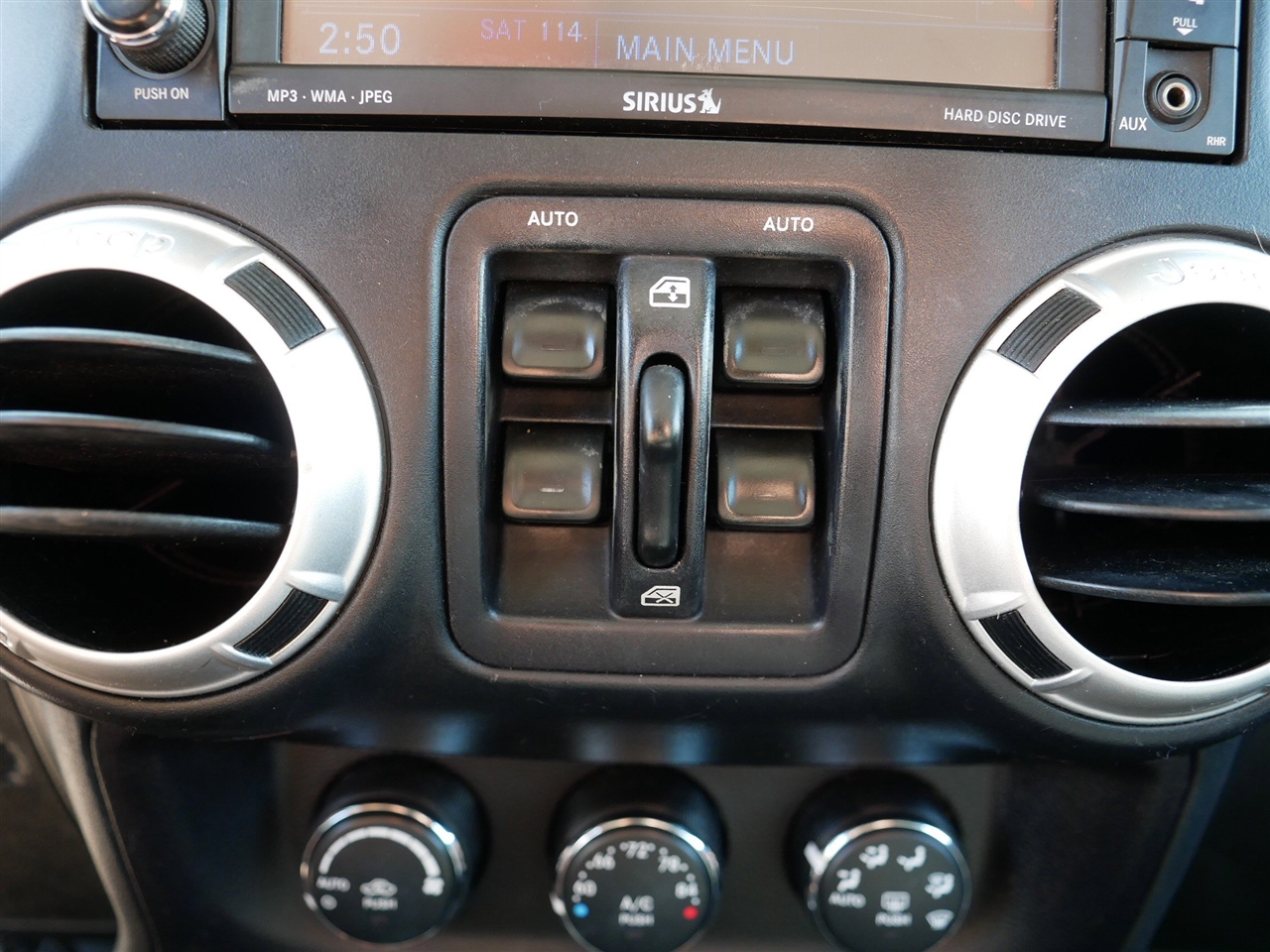 Jeep Wrangler Sahara Unlimited 2015 Jeep Wrangler Sahara Unlimited 2015