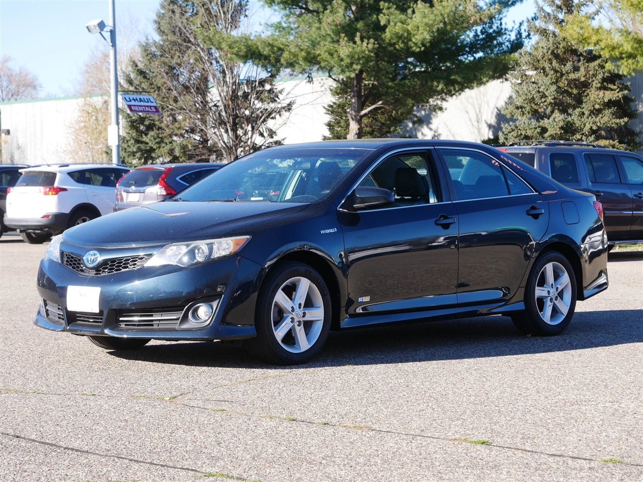 2014 Toyota Camry Hybrid LE photo 2