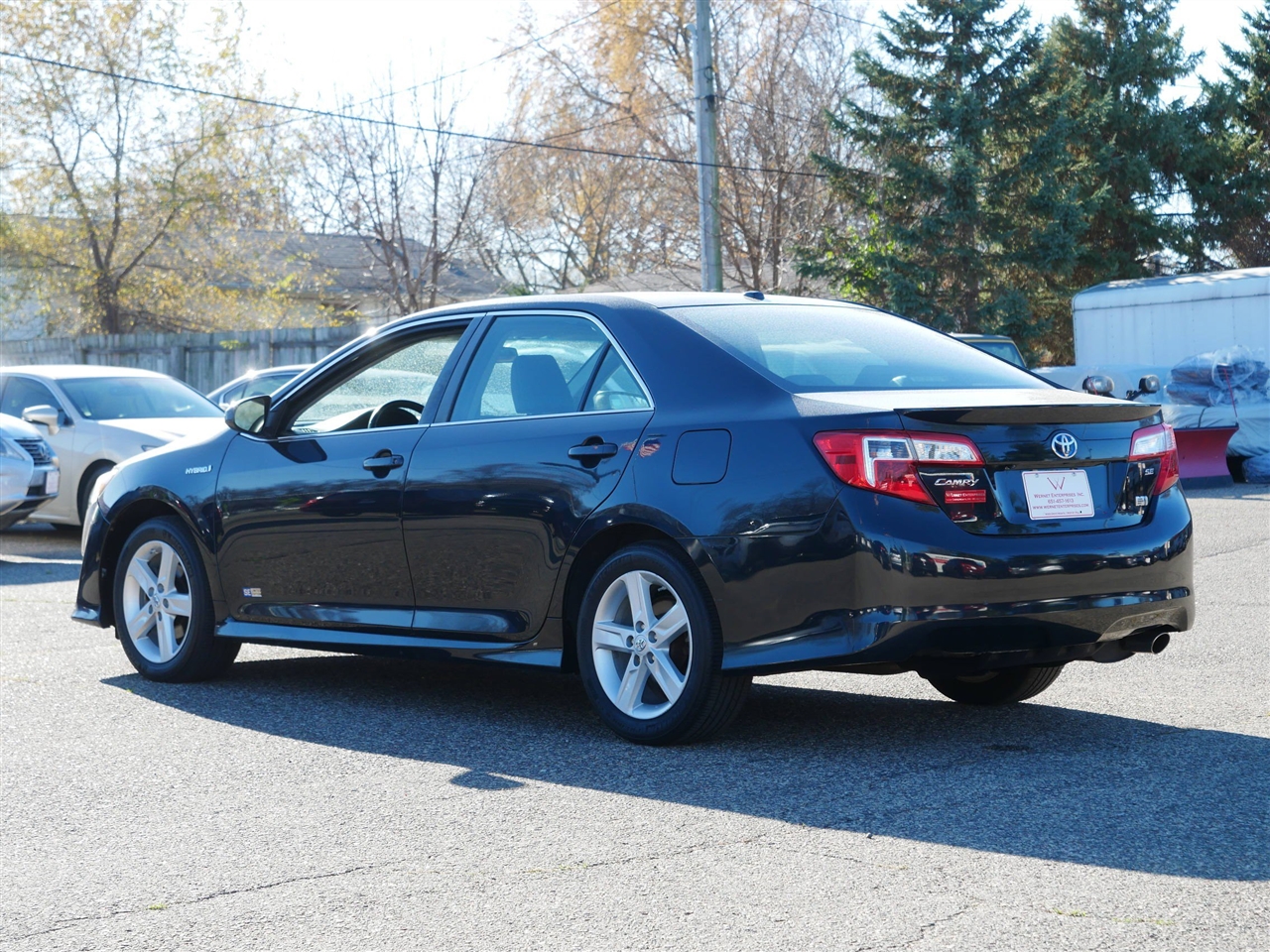 2014 Toyota Camry Hybrid LE photo 4