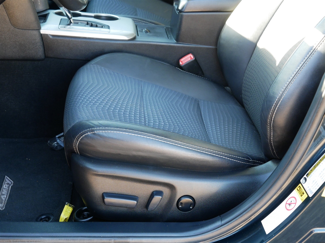 Toyota Camry Hybrid 4dr Sdn SE (Natl) 2014