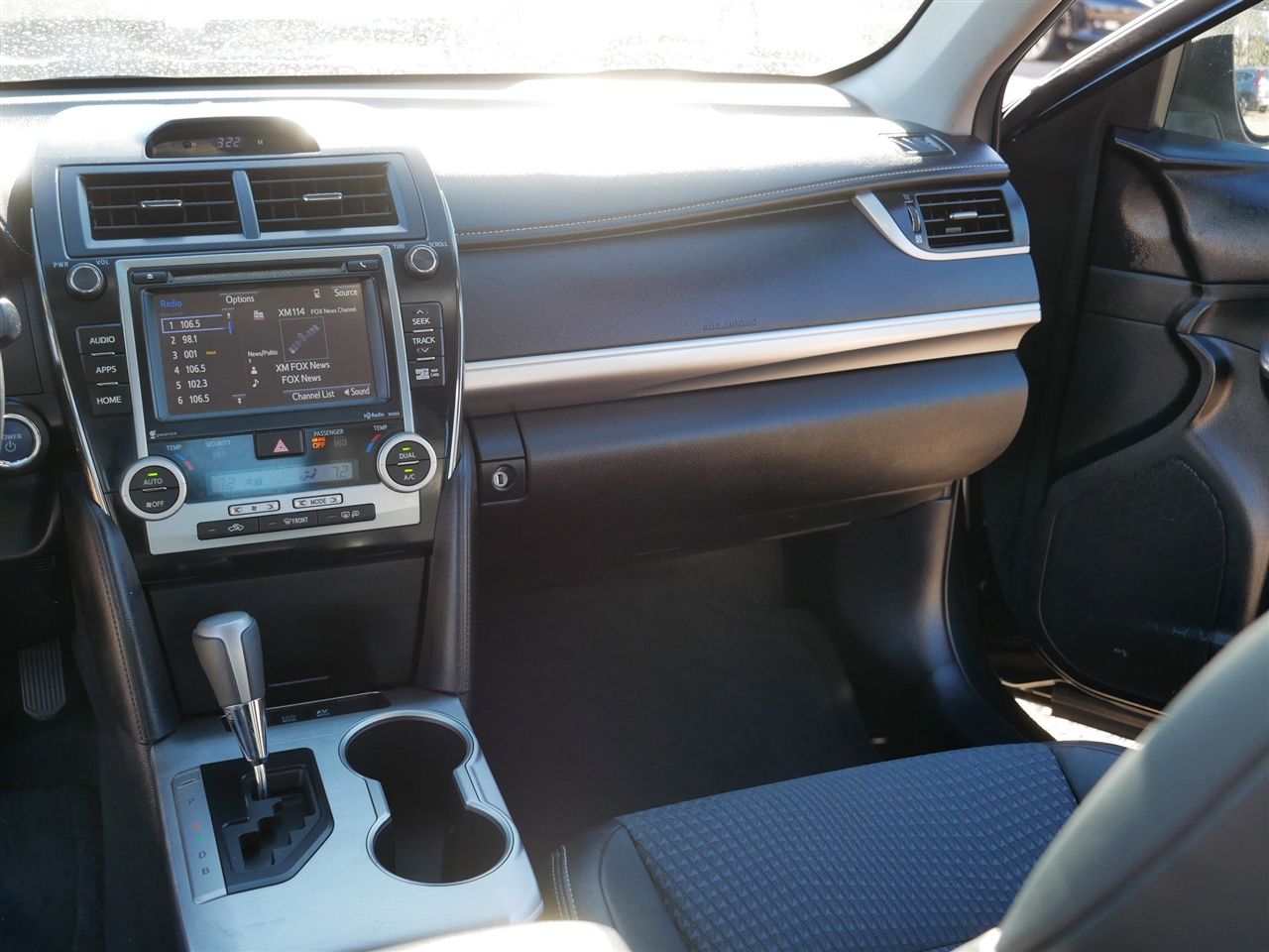 Toyota Camry Hybrid 4dr Sdn SE (Natl) 2014