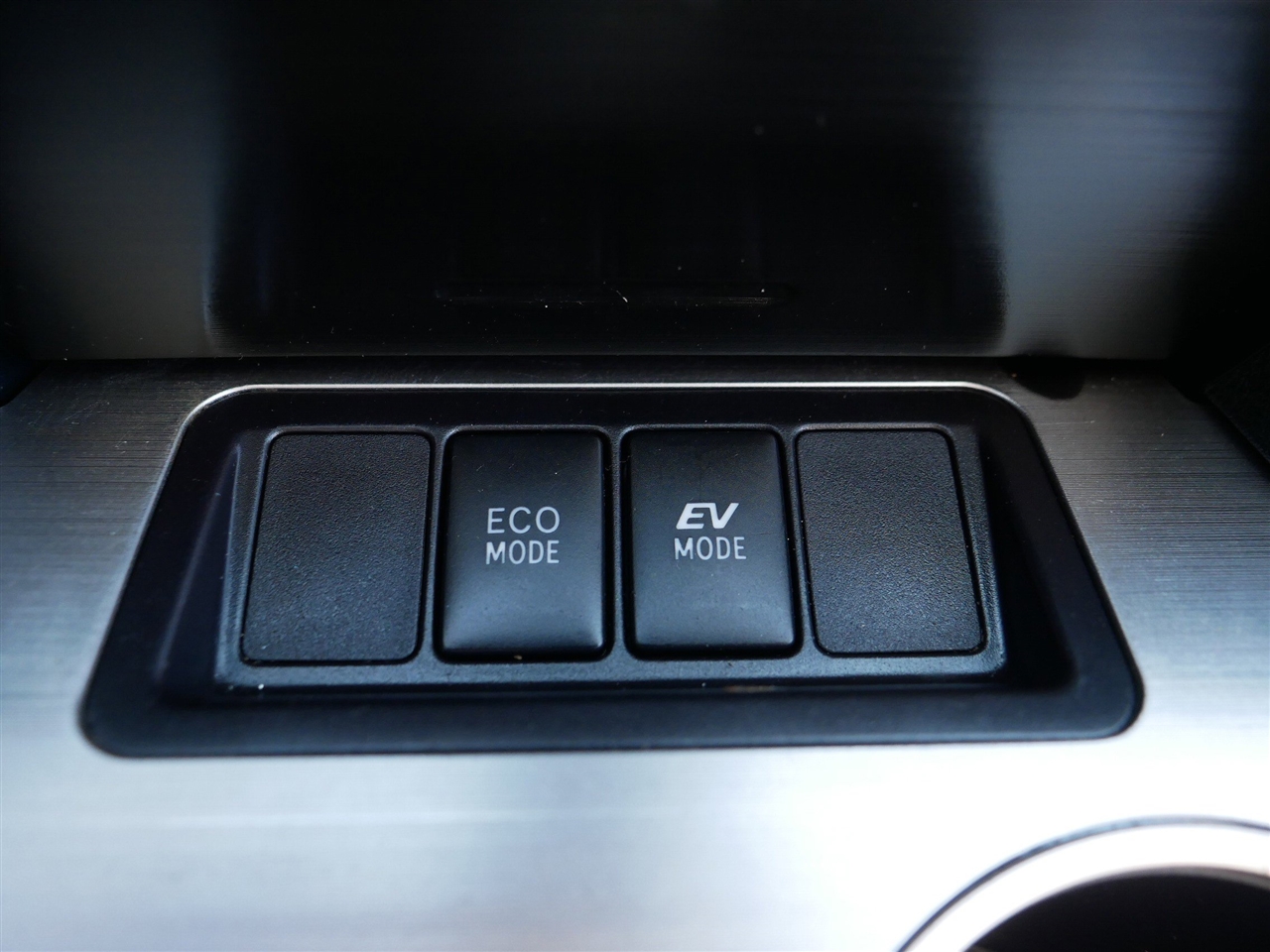 Toyota Camry Hybrid 4dr Sdn SE (Natl) 2014