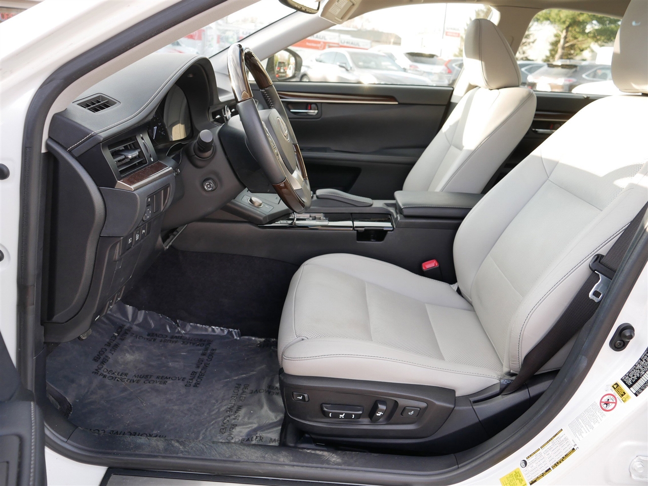 Lexus ES 300 Luxury Sport Sdn 4dr Sdn 2015