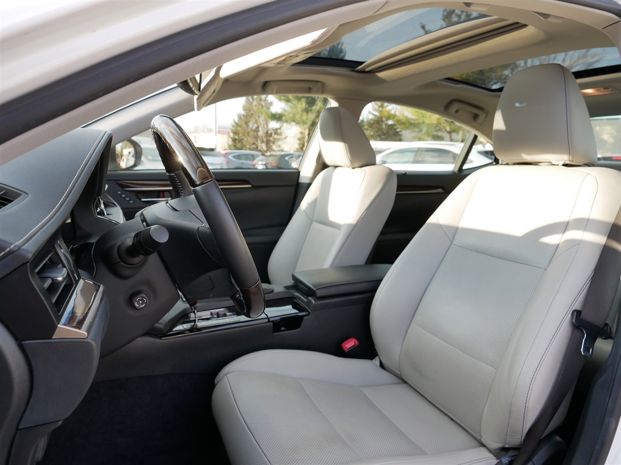 Lexus ES 300 Luxury Sport Sdn 4dr Sdn 2015