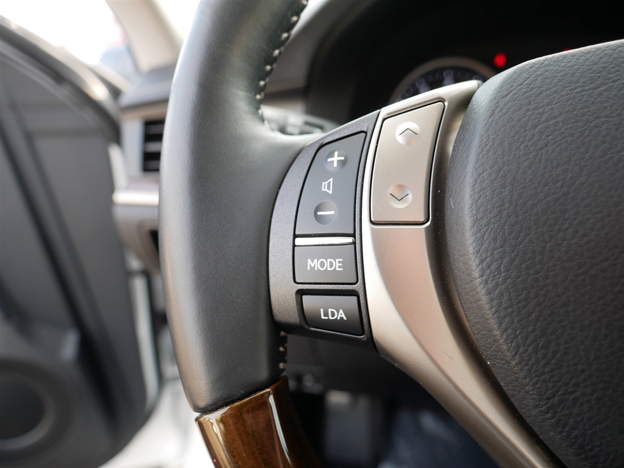 Lexus ES 300 Luxury Sport Sdn 4dr Sdn 2015