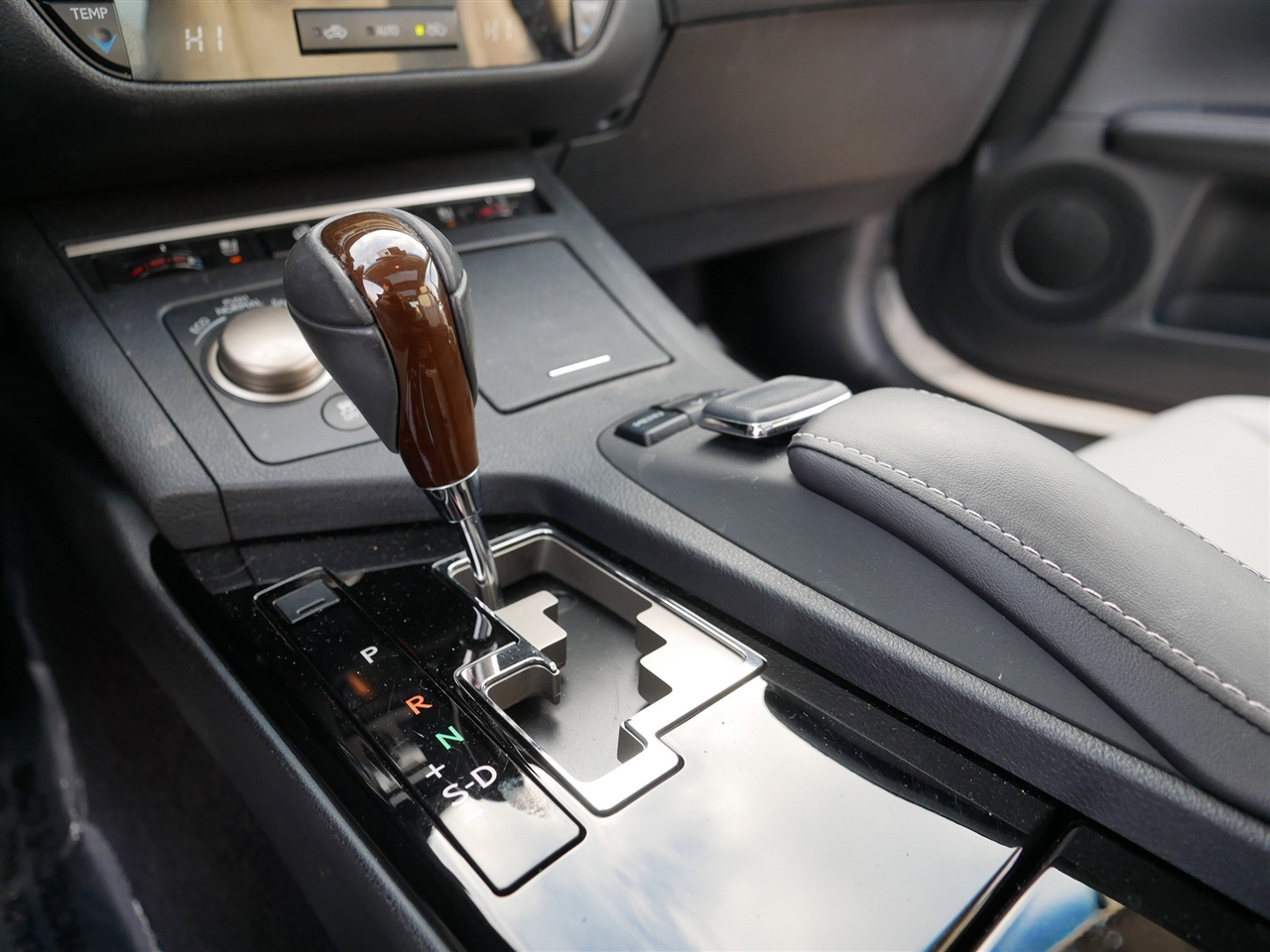 Lexus ES 300 Luxury Sport Sdn 4dr Sdn 2015