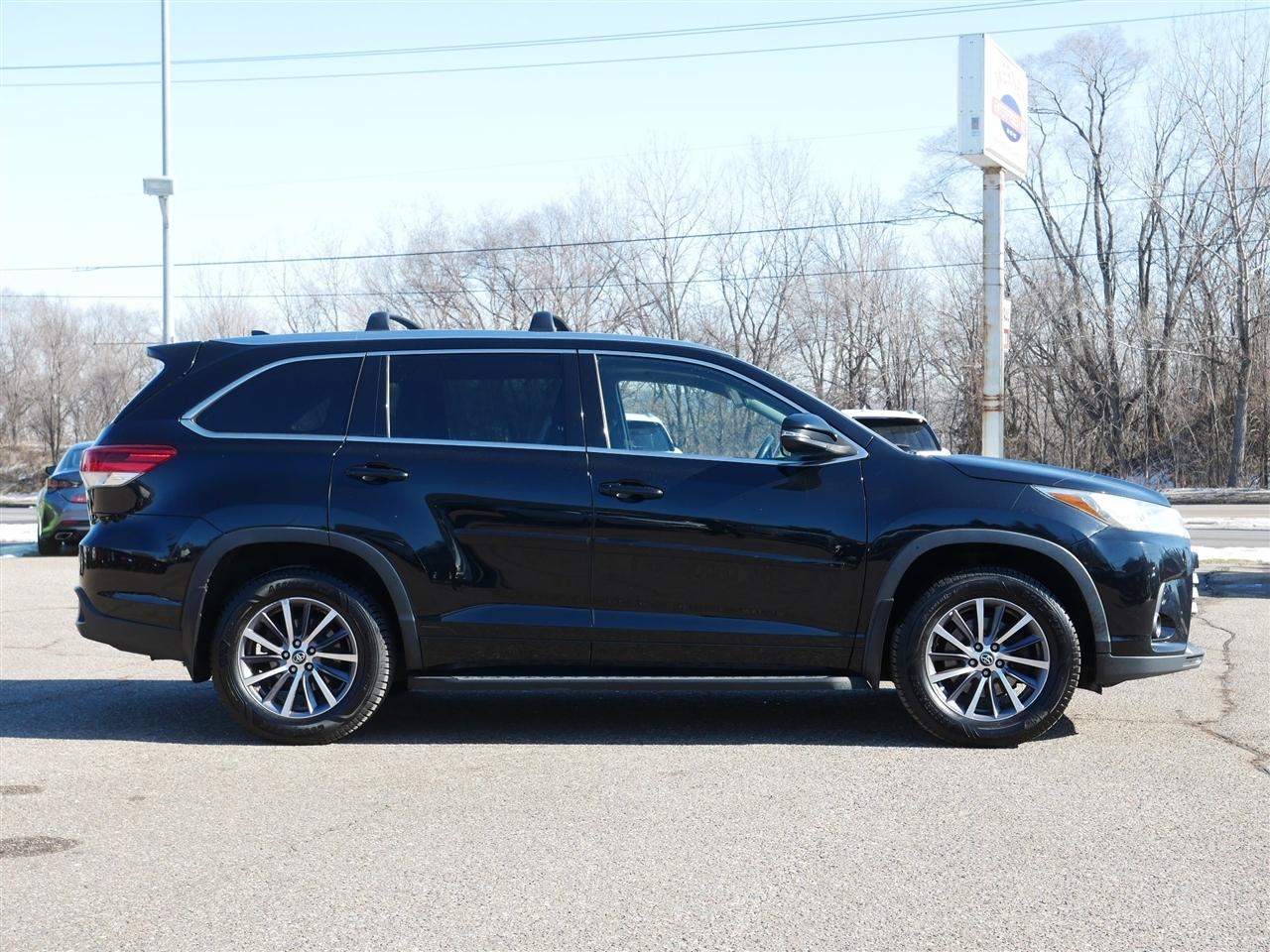 Toyota Highlander XLE AWD V6 2017