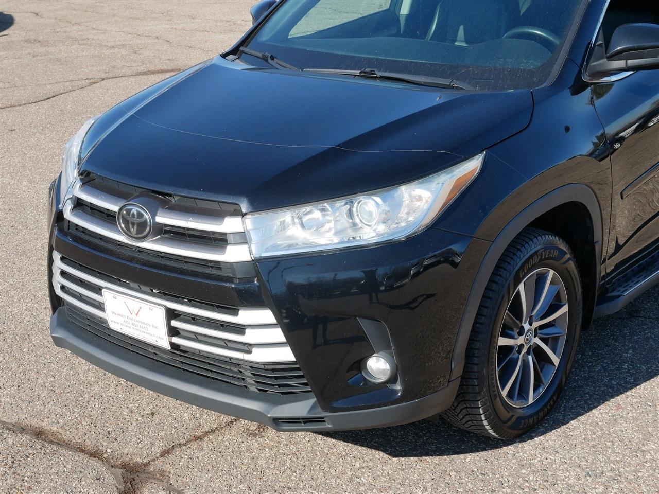Toyota Highlander XLE AWD V6 2017