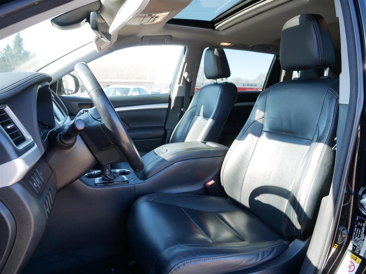 Toyota Highlander XLE AWD V6 2017