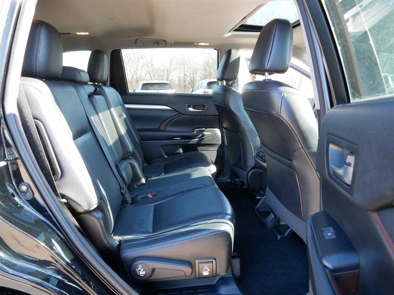 Toyota Highlander XLE AWD V6 2017