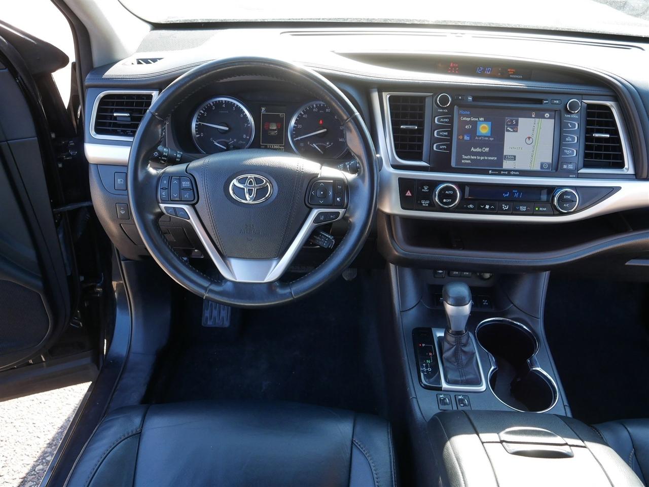 Toyota Highlander XLE AWD V6 2017