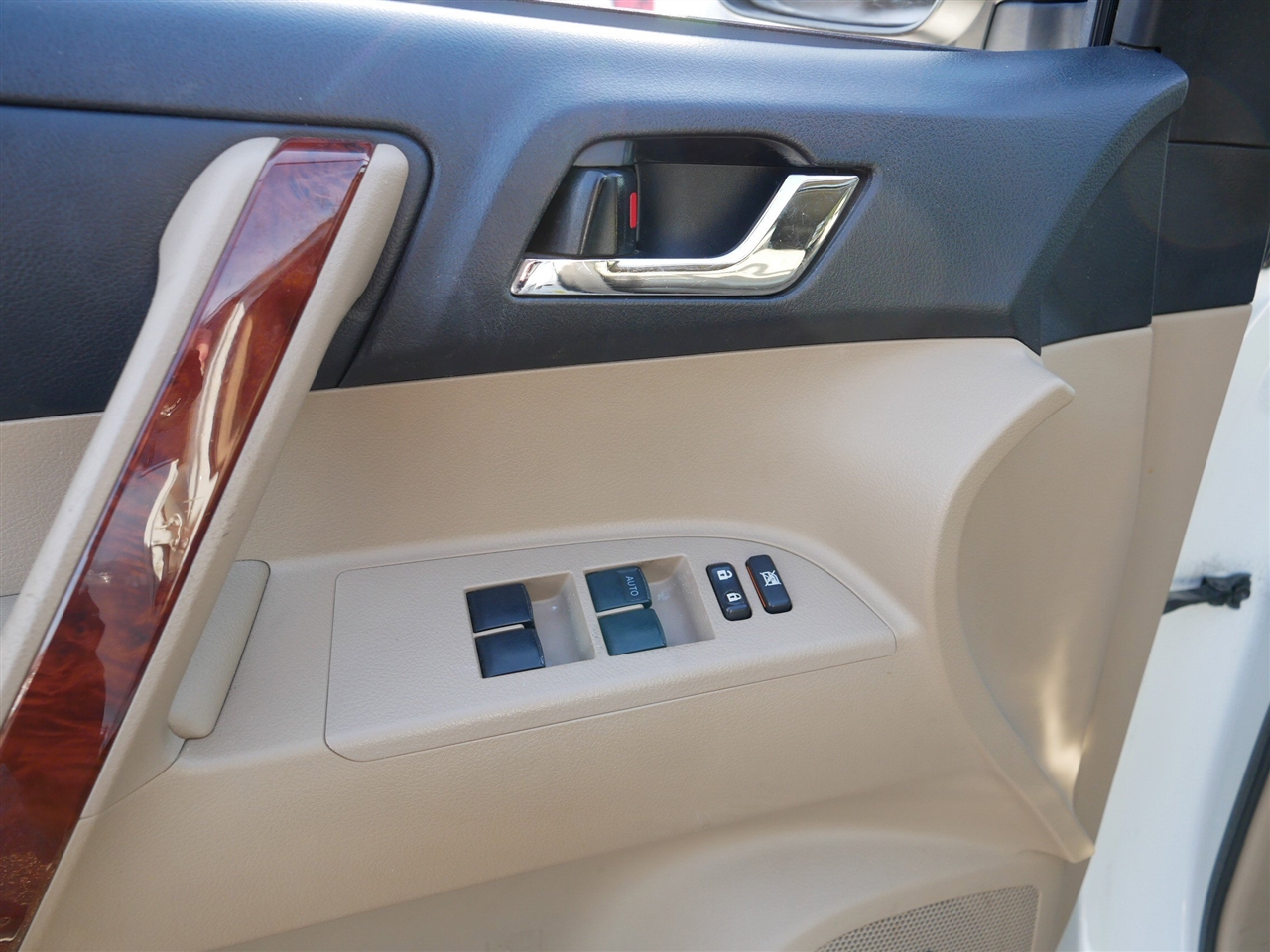 Toyota Highlander Hybrid Limited 4WD 2013