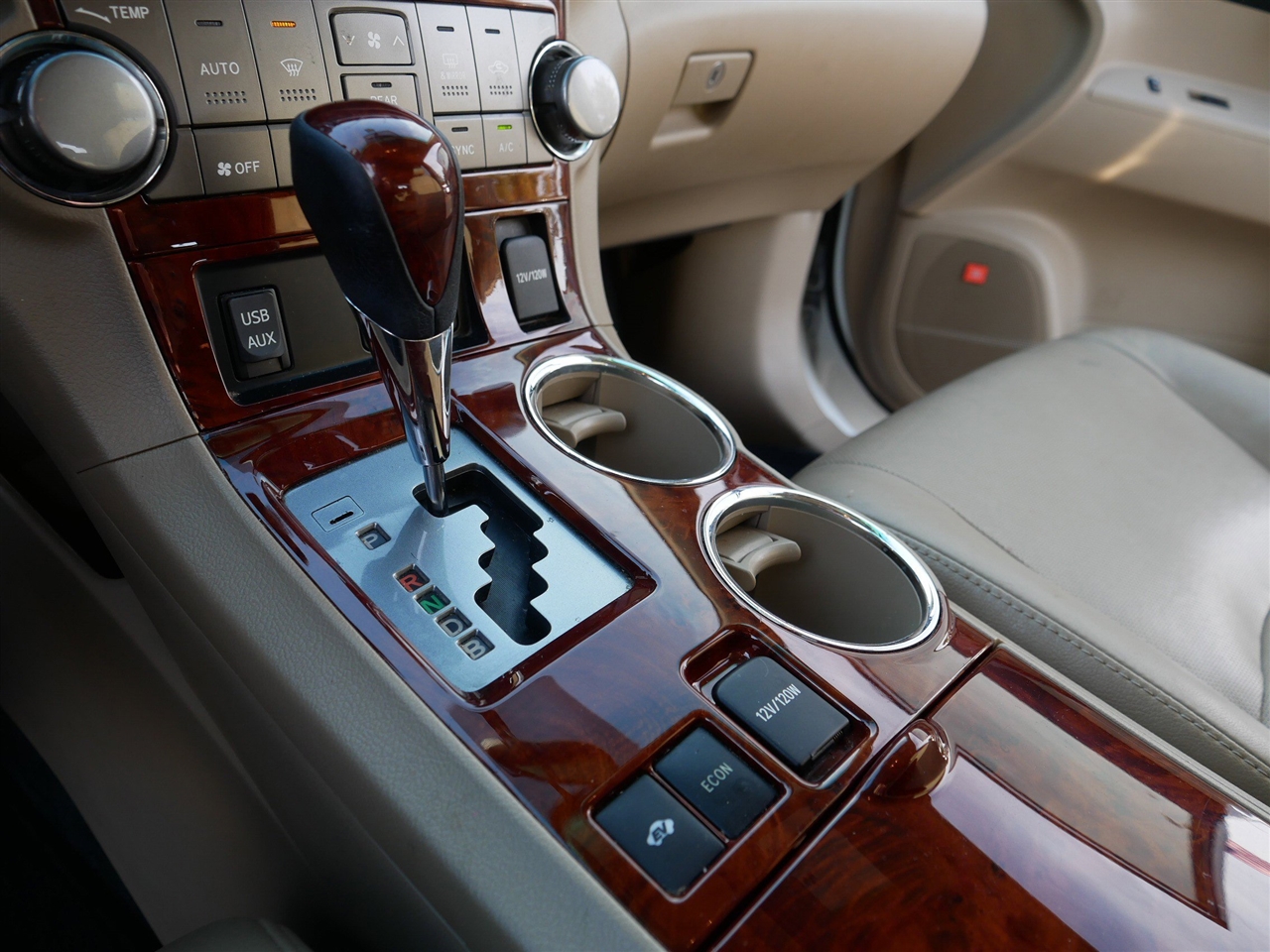 Toyota Highlander Hybrid Limited 4WD 2013