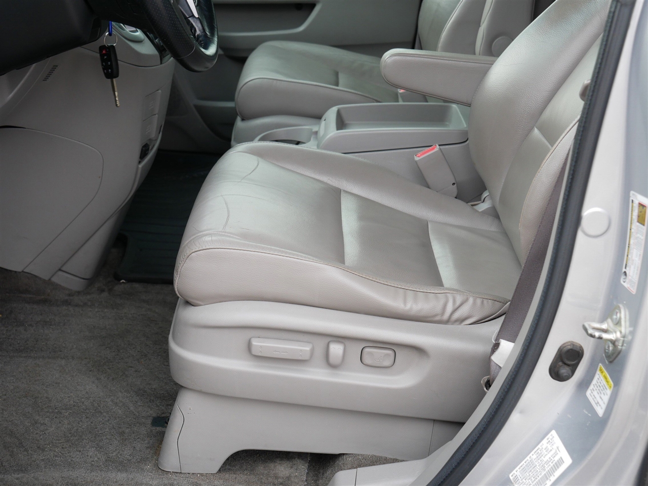 Honda Odyssey EX-L AT with RES 2012