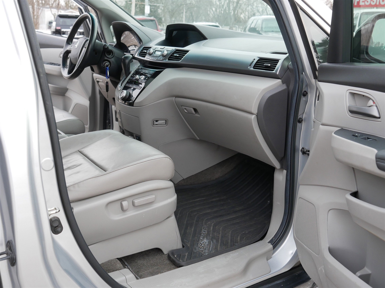 Honda Odyssey EX-L AT with RES 2012