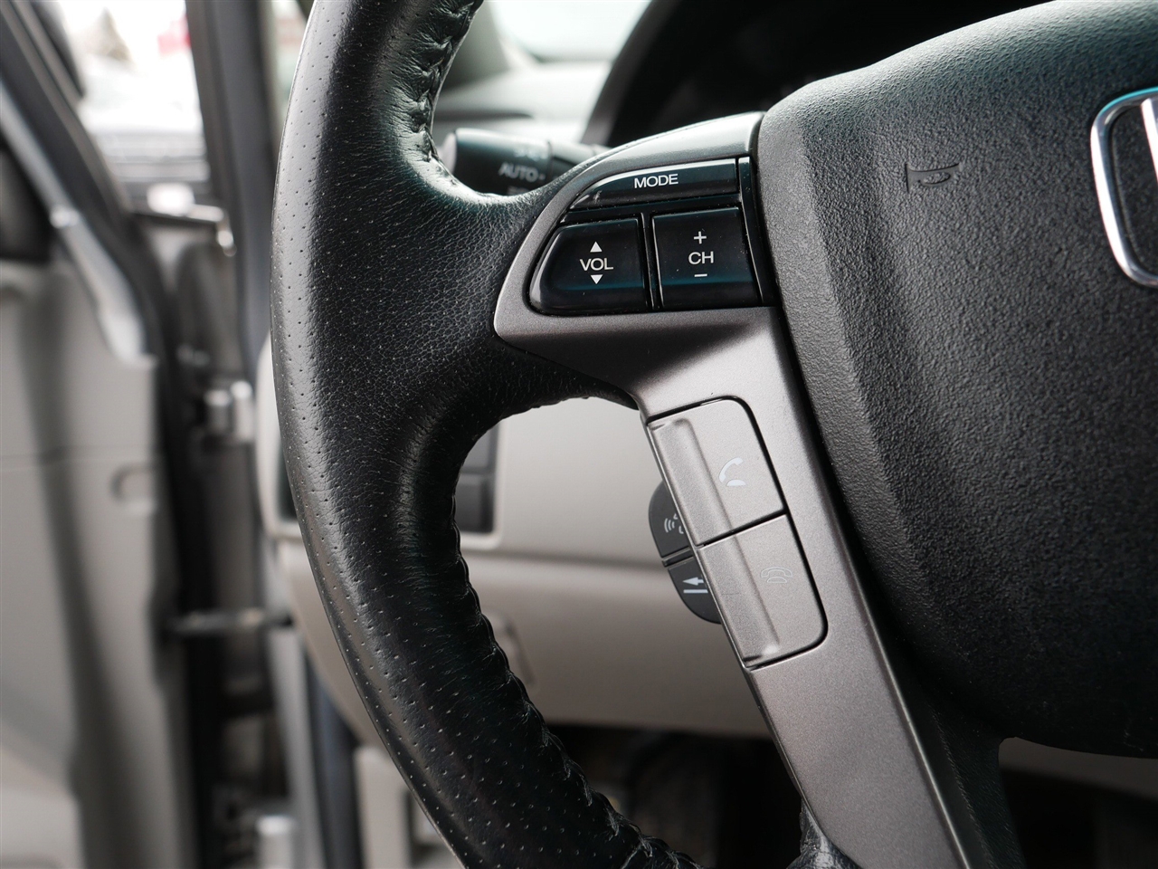 Honda Odyssey EX-L AT with RES 2012