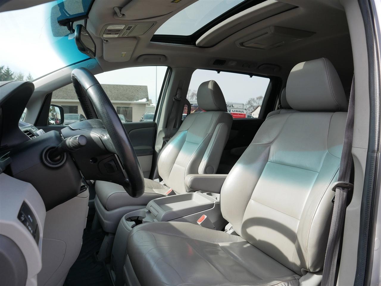 Honda Odyssey EX-L AT with RES 2012