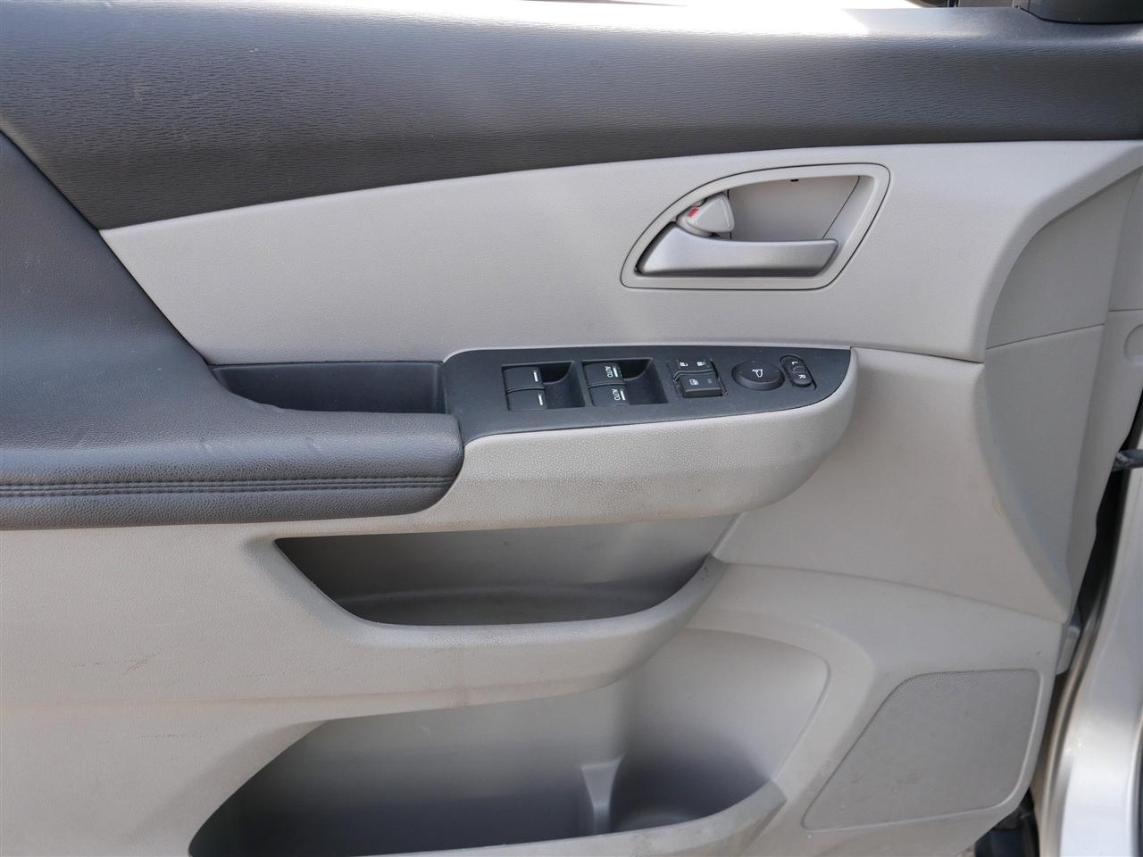 Honda Odyssey EX-L AT with RES 2012