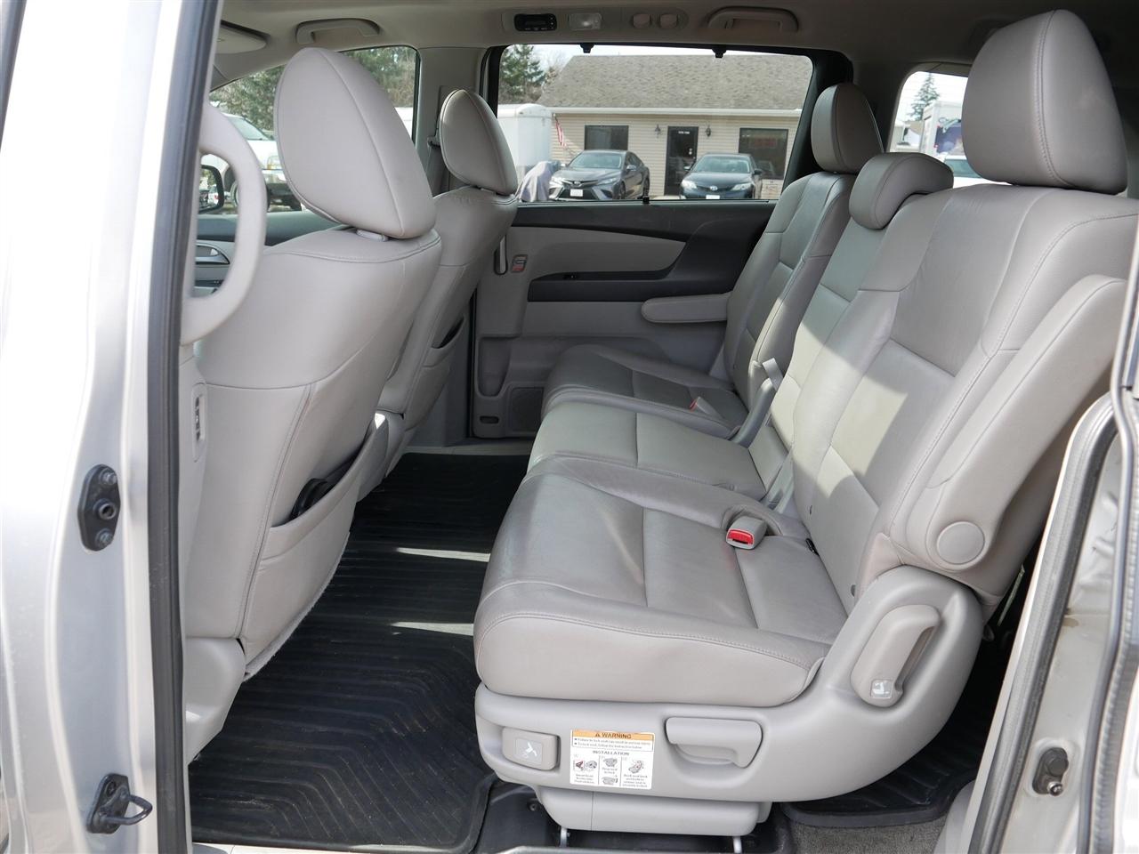 Honda Odyssey EX-L AT with RES 2012