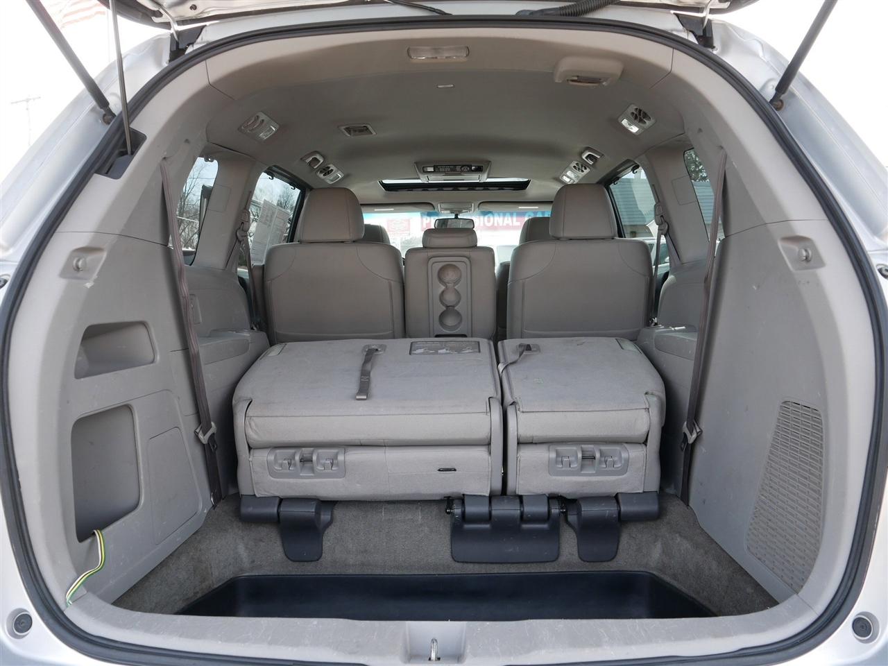 Honda Odyssey EX-L AT with RES 2012