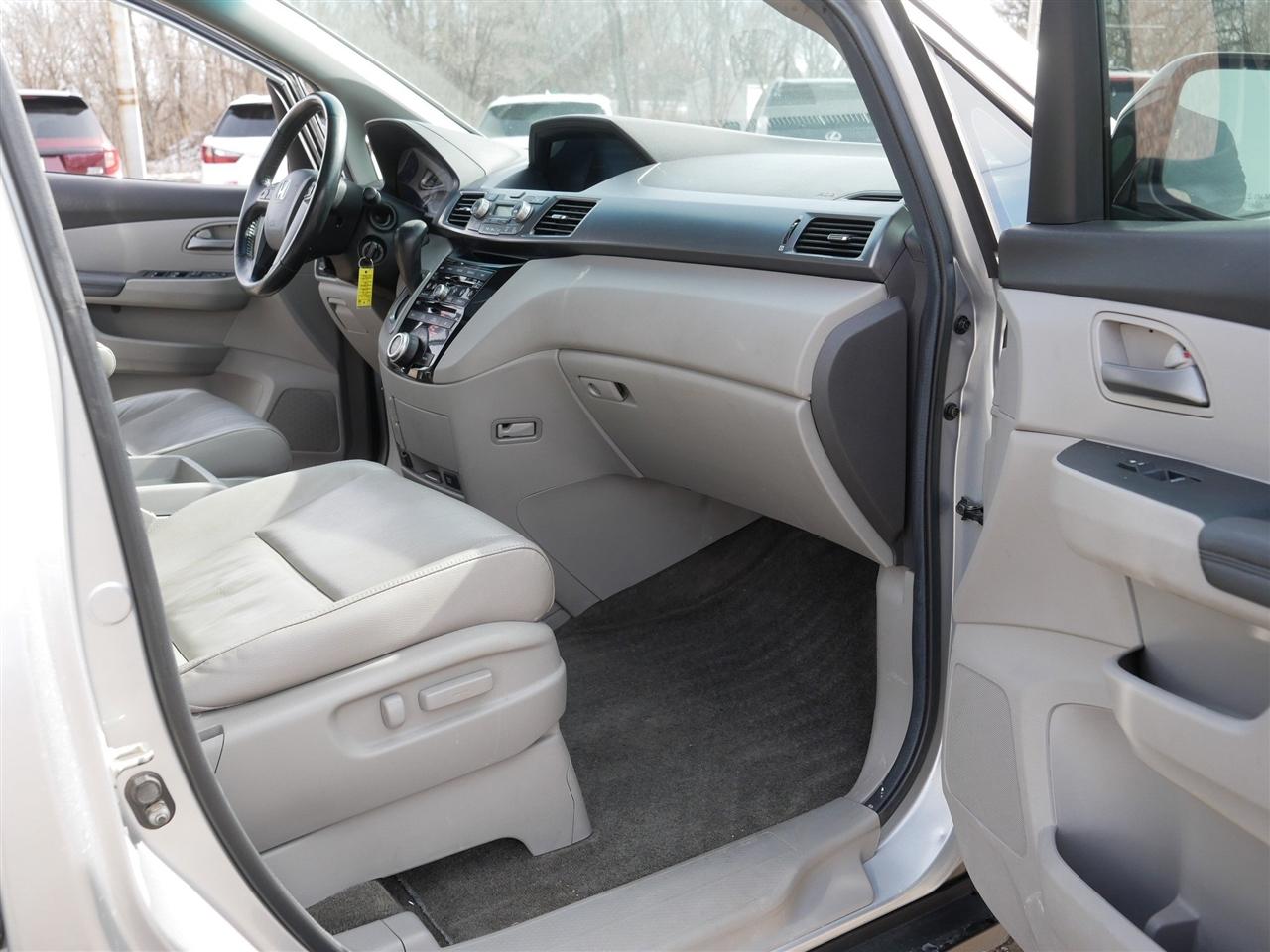 Honda Odyssey EX-L AT with RES 2012