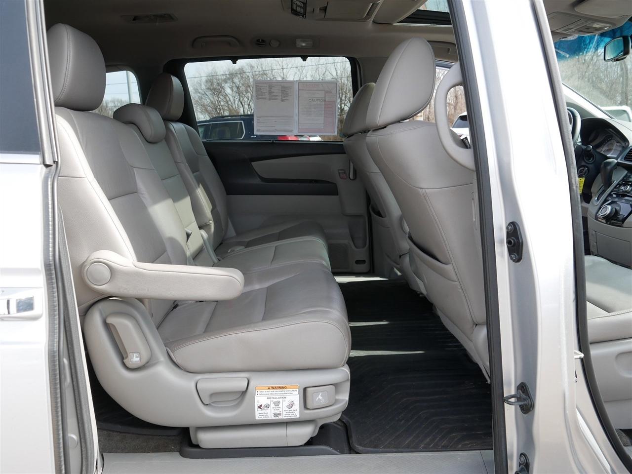 Honda Odyssey EX-L AT with RES 2012