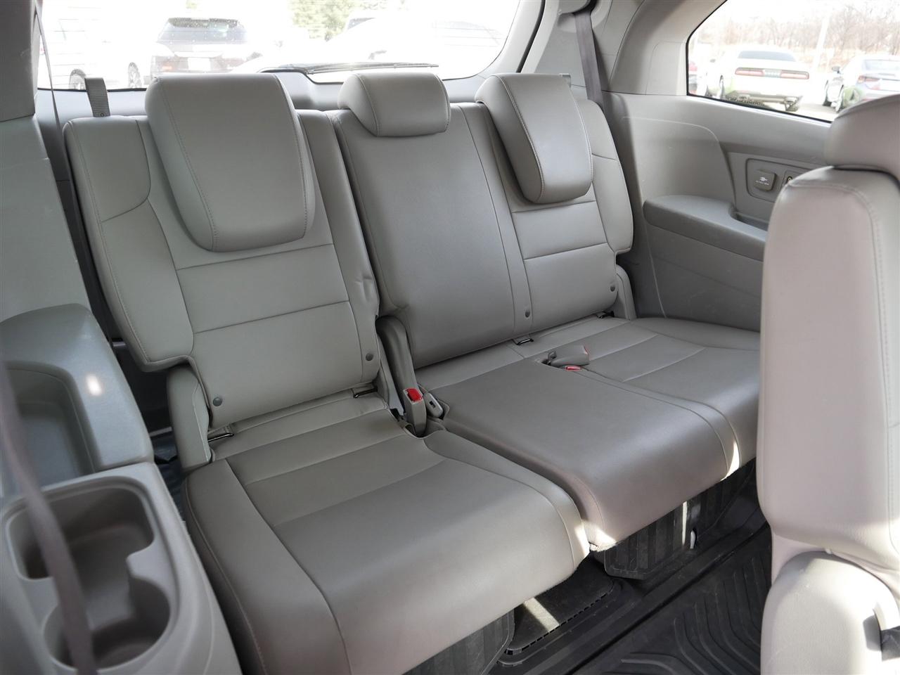 Honda Odyssey EX-L AT with RES 2012