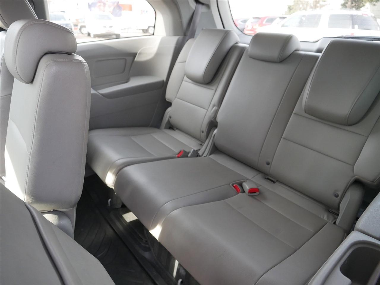 Honda Odyssey EX-L AT with RES 2012