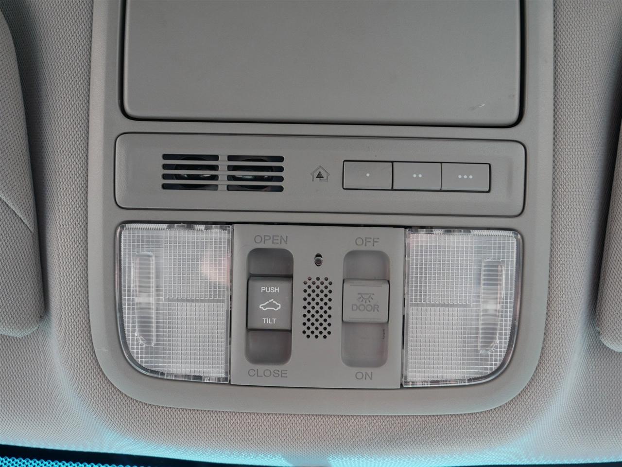 Honda Odyssey EX-L AT with RES 2012