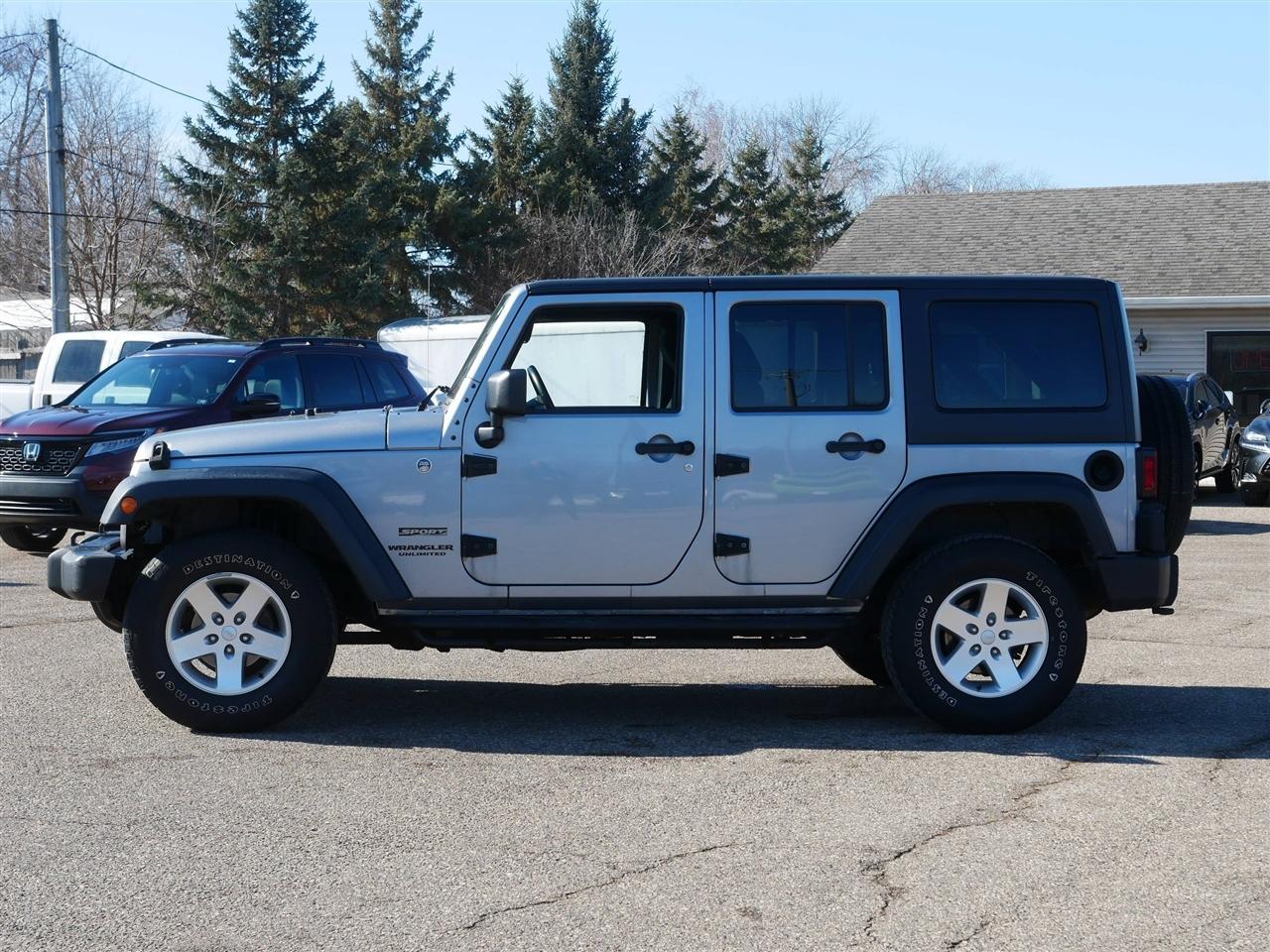 Jeep Wrangler Unlimited Sport 4WD 2013